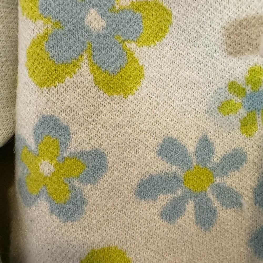 Flower Power Cardigan - Picture 4 of 5